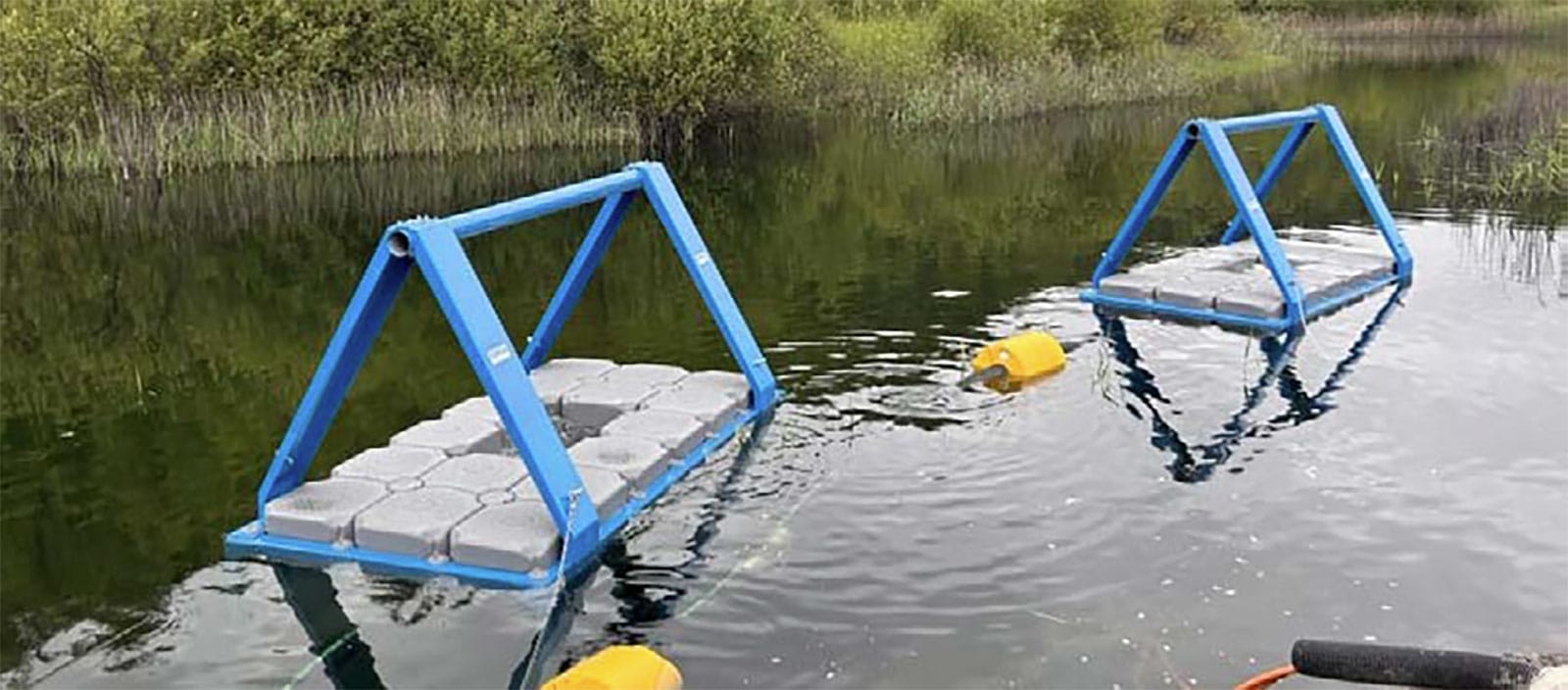 audex pontoon on lake
