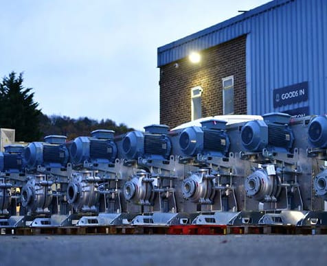 slurrypro-pumps-outside-building